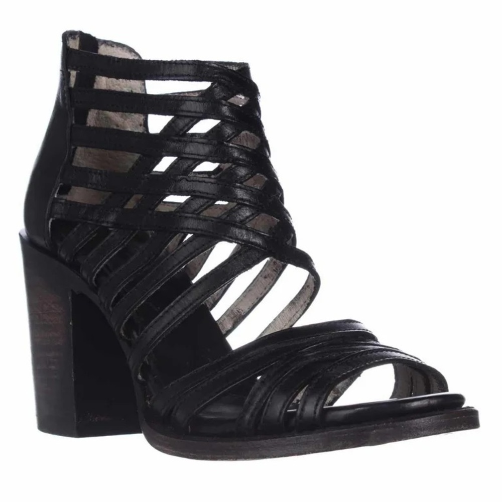 Freebird by Steven Wing shoe size 9 in black color.